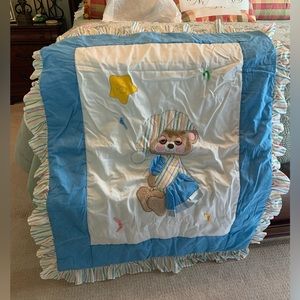 Teddy Beddy Bear - Crib / Nursery Set.  Perfect Condition!  No stains!